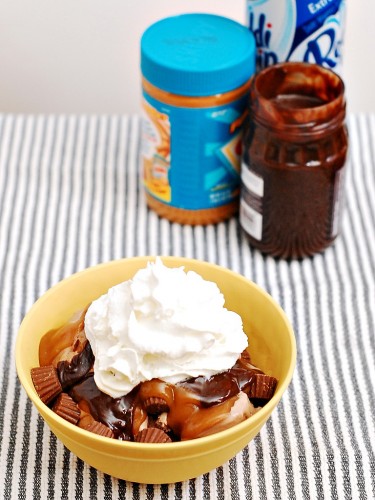 Chocolate Peanut Butter Cup Sundaes by @TheRedheadBaker for #IceCreamWeek