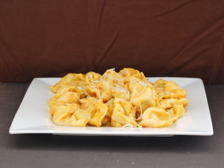 Cheese Tortellini with Pumpkin Alfredo Sauce