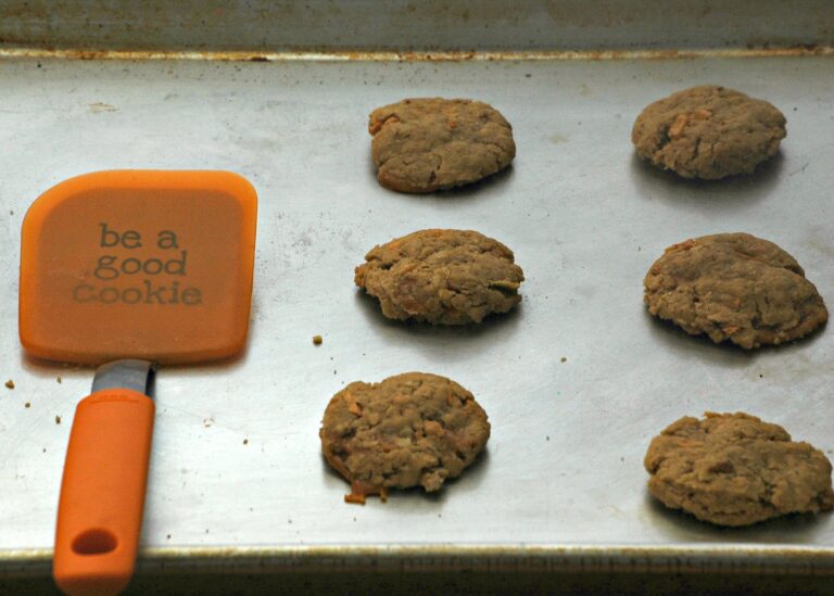 Food Blogger Cookie Swap: Caramel Apple Oatmeal Cookies