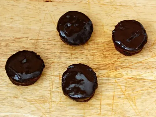 Homemade Hostess Cupcakes