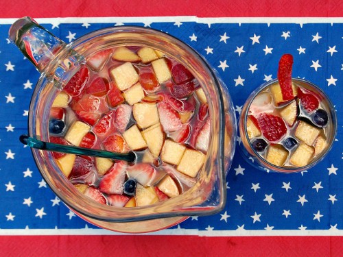 Red, White, and Blue Sangria by www.theredheadbaker.com