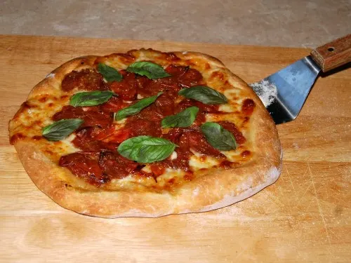 black-cherry-tomato-pizza-1