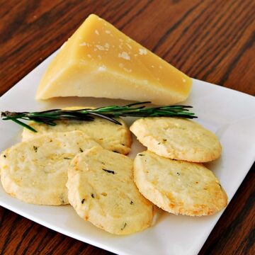 Rosemary-Parmesan Shortbread #cookies