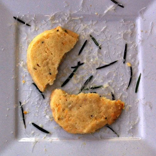 Rosemary-Parmesan Shortbread #cookies