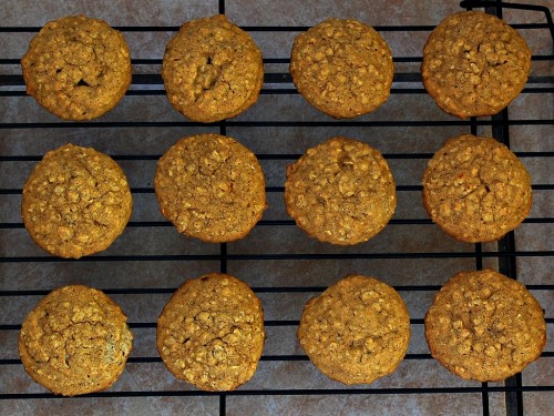 Spiced Pumpkin Oatmeal Cookies #12DaysofCookies