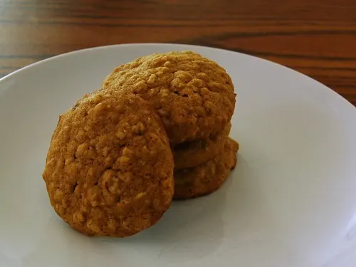 Spiced Pumpkin Oatmeal Cookies #12DaysofCookies