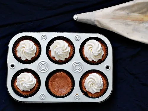 Mini Irish Cream Chocolate Cheesecakes #WhatsBaking