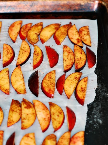 Cinnamon Vanilla Roasted Peaches with Honey Cream #healthy #CLblogger