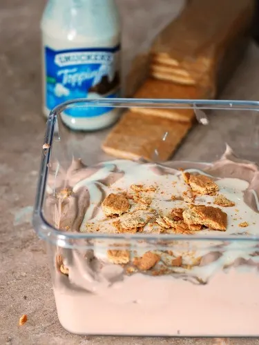 Milk Chocolate S'mores Ice Cream by @TheRedheadBaker #IceCreamForOXO