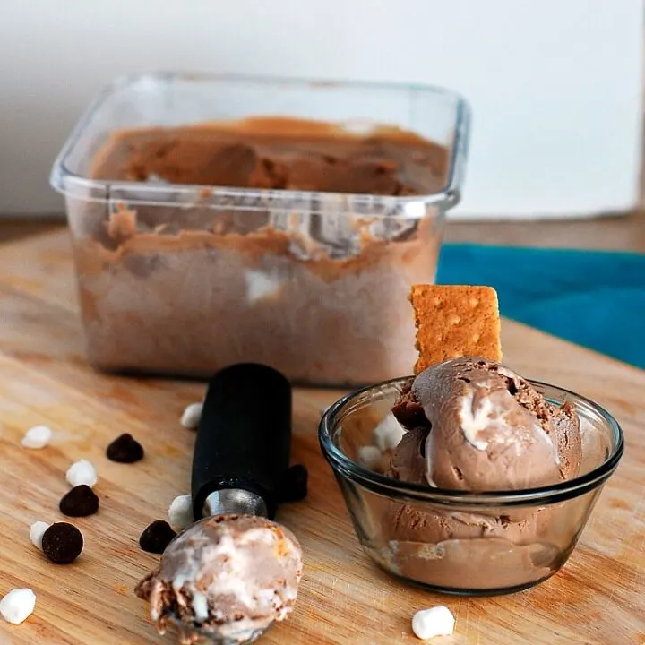 Milk Chocolate S'mores Ice Cream by @TheRedheadBaker #IceCreamForOXO