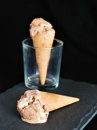 Milk Chocolate S'mores Ice Cream by @TheRedheadBaker #IceCreamForOXO