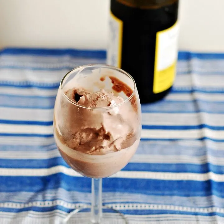 Pinot Noir Ice Cream by @TheRedheadBaker for #IceCreamWeek