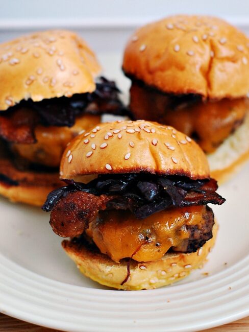 Bacon, Cheddar and Onion Sliders #SundaySupper by @TheRedheadBaker