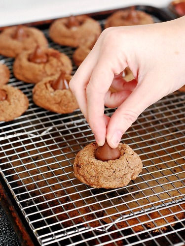 Mocha Blossom Cookies #MerryKissmas by @TheRedheadBaker