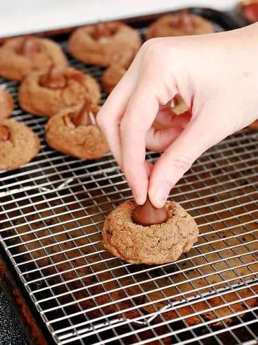 Mocha Blossom Cookies #MerryKissmas by @TheRedheadBaker