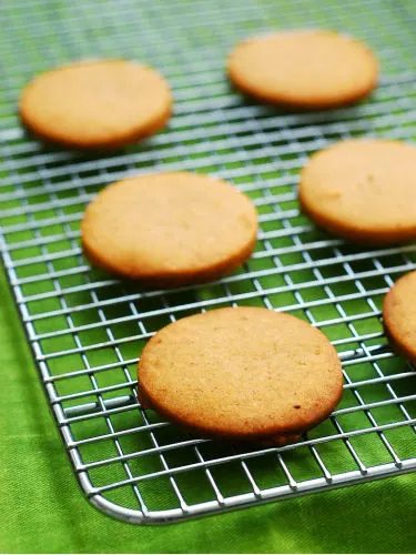 Pumpkin Butter Shortbread Cookies #FBCookieSwap by @TheRedheadBaker