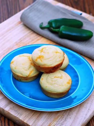 Jalapeno Cheddar Corn Muffins | theredheadbaker.com