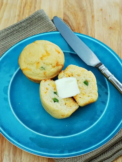 Jalapeno Cheddar Corn Muffins | theredheadbaker.com