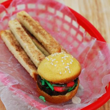 Fake-Out Sliders and Fries #SundaySupper | theredheadbaker.com