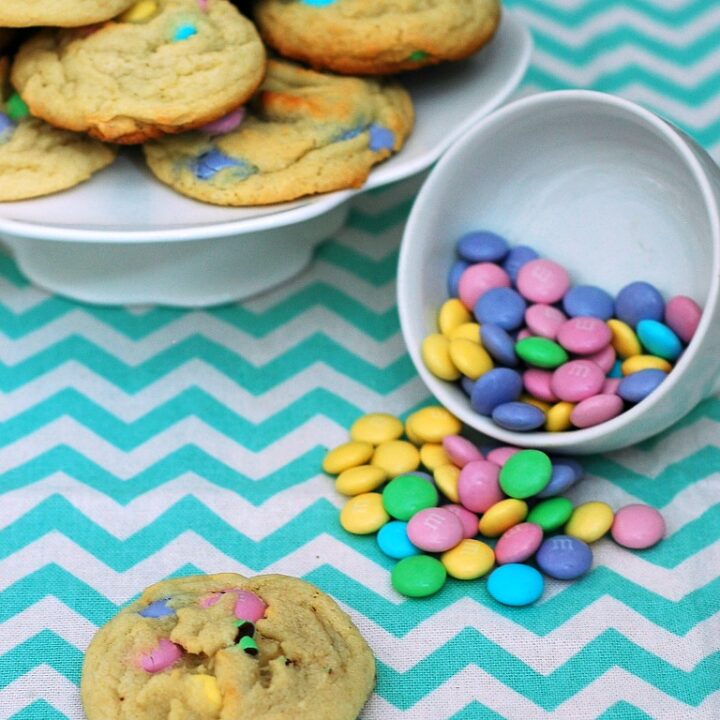 #Easter Candy Cookies | theredheadbaker.com