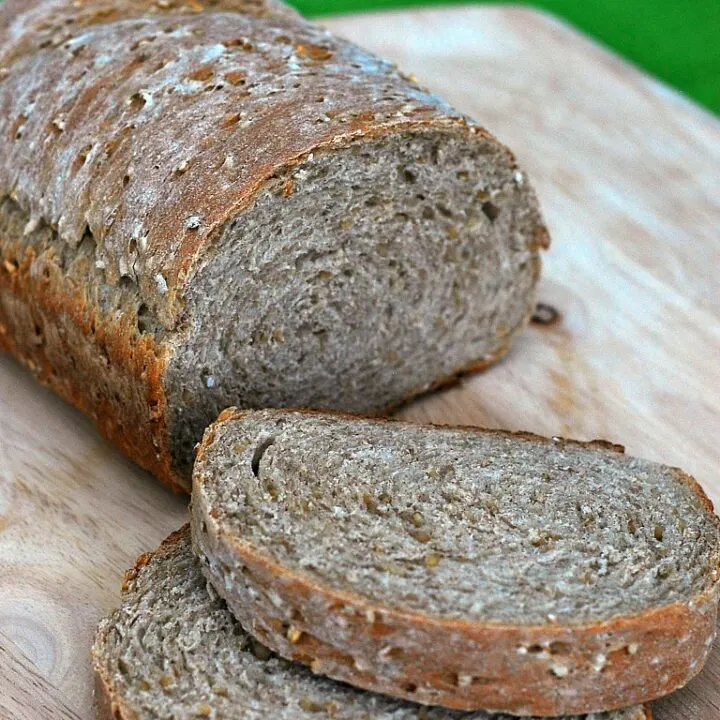 Irish Oatmeal Bread #StPatricksDay | theredheadbaker.com