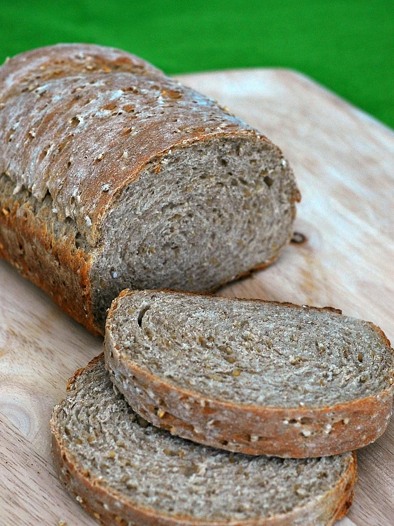 Irish Oatmeal Bread #StPatricksDay | theredheadbaker.com