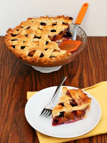Peach Blueberry Pie | theredheadbaker.com