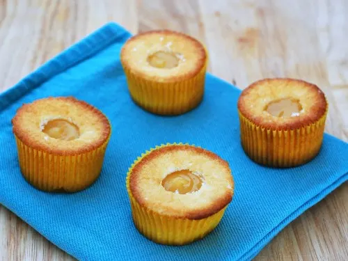 Vanilla Cupcakes with Lemon Curd Filling and Lemon Buttercream #SundaySupper #GalloFamily | theredheadbaker.com