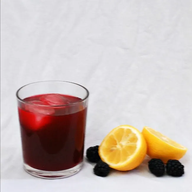 Blackberry Lemonade #SundaySupper | theredheadbaker.com