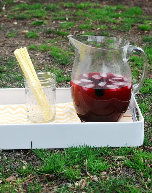 Blackberry Lemonade #SundaySupper | theredheadbaker.com