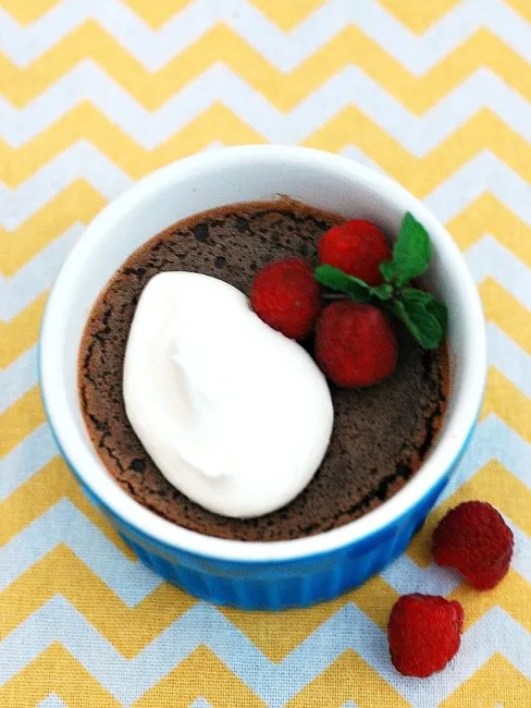 Chocolate Pot de Creme | theredheadbaker.com