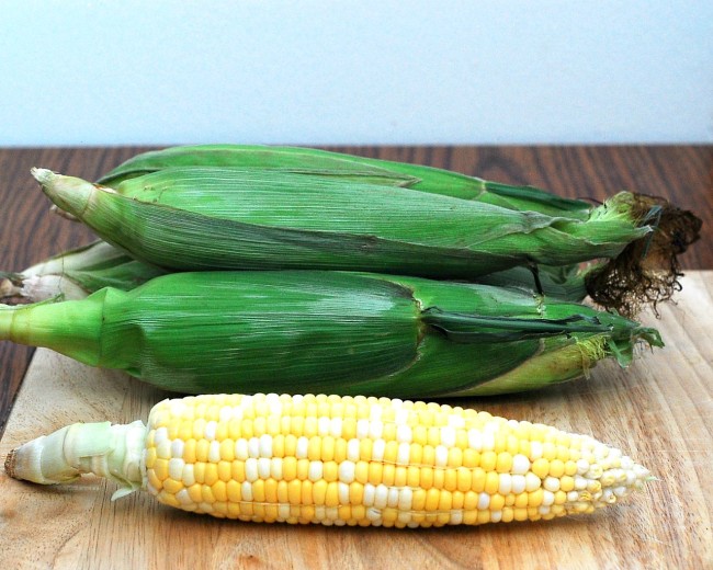 Soup in the summer? Sweet corn shines in this easy, light-but-satisfying summer soup recipe, topped with succulent crabmeat. #SundaySupper TheRedheadBaker.com