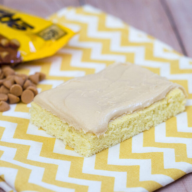 Butterscotch Krimpets are sponge cakes topped with butterscotch frosting. They originated in Philadelphia, and are a local institution! #SundaySupper The RedheadBaker.com