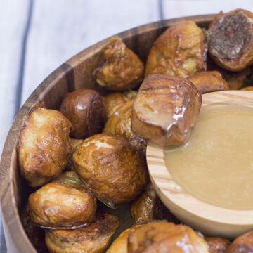 Pretzel bites with honey mustard dip are a versatile snack for kids of all ages. Enjoy a few any time you need a sweet-and-salty snack! #ProgressiveEats TheRedheadBaker.com