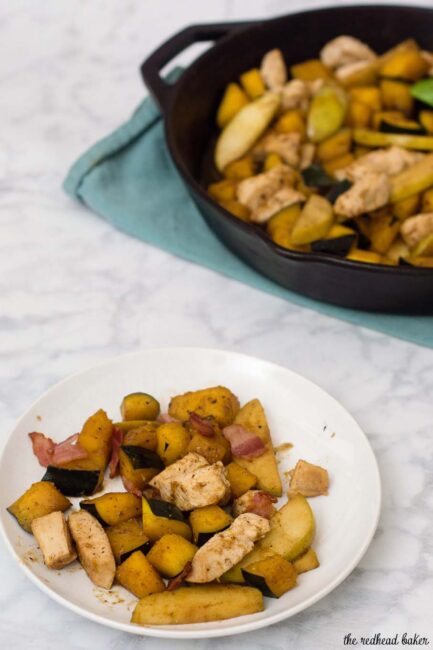 This apple, squash and chicken skillet meal is perfect for busy weeknights: ready in under 30 minutes, and only one pan to wash! #SundaySupper