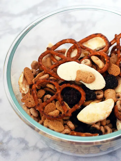 Adults and kids alike can snack smarter with Goldfish&reg; Crackers Cherry-Apple Trail Mix, a nut-free snack mix for snacking on the go! #MixMatchMunch #ad