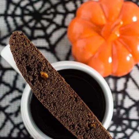 Butterfinger biscotti uses up some of your leftover Halloween candy in a tender, American-style chocolate biscotti cookie. #SundaySupper