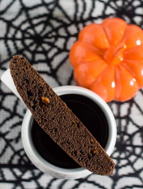 Butterfinger biscotti uses up some of your leftover Halloween candy in a tender, American-style chocolate biscotti cookie. #SundaySupper