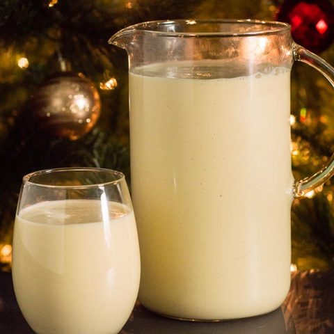 What says Christmas more than eggnog? This traditional recipe uses eggs, cream, sugar and nutmeg, with the optional addition of brandy or other liquor. #SundaySupper