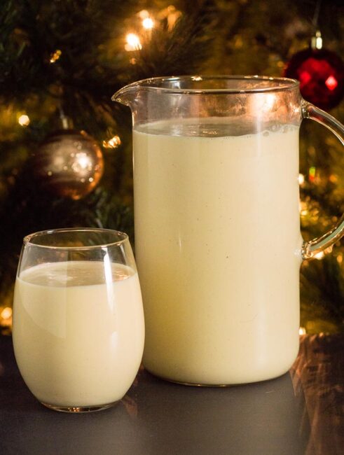 What says Christmas more than eggnog? This traditional recipe uses eggs, cream, sugar and nutmeg, with the optional addition of brandy or other liquor. #SundaySupper