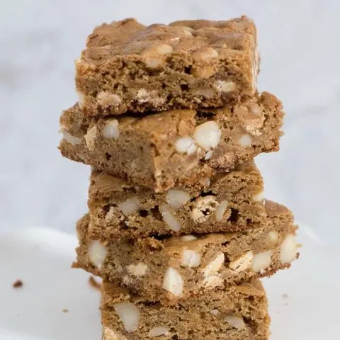 Blondies are sweet bars similar to brownies, but without the cocoa. These blondies are loaded with white chocolate chips and macadamia nuts.
