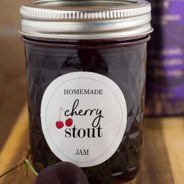 Cherry stout jam combines fresh farmers market cherries and chocolate stout beer for a rich, delicious jam that lets you enjoy a taste of summer all year long! #FarmersMarketWeek