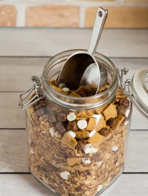 Back-to-school means busy days. Make a batch of this S&rsquo;mores Granola made with HONEY MAID&reg; S&rsquo;mores so you always have a snack at the ready. #StockUpWithPost #sponsored