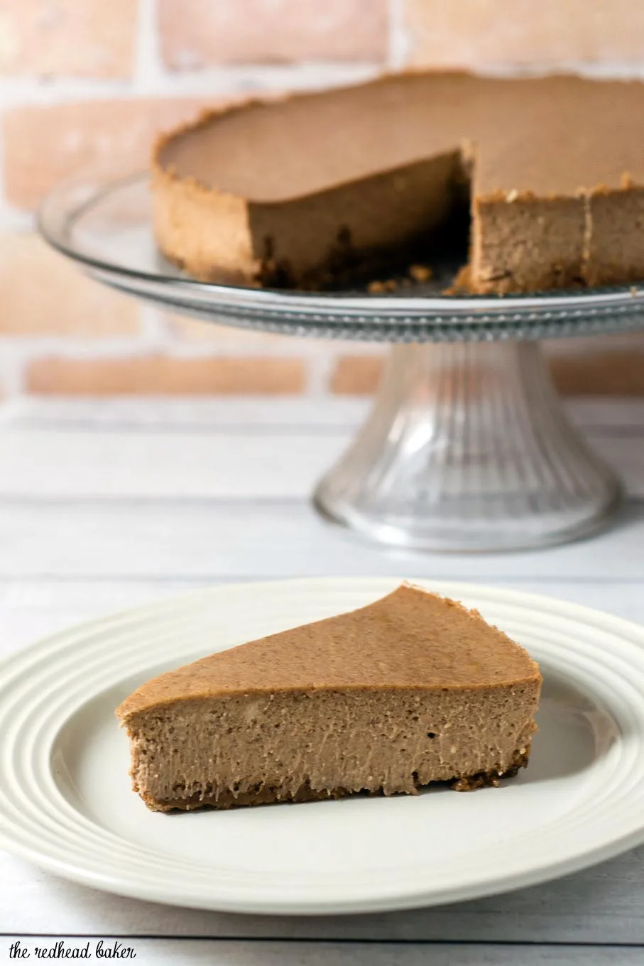 If you're looking for the perfect fall dessert, you need to try than this apple butter cheesecake with spiced apple filling. #AppleWeek