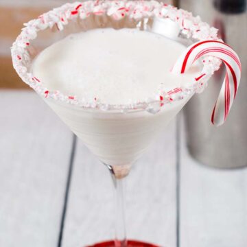 It doesn't get more festive than a candy cane martini for the holidays! Shake up a batch of this creamy cocktail for your holiday party. #ProgressiveEats