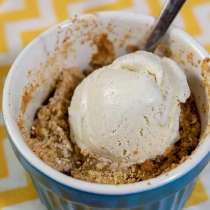 Honeycrisp apple crumble is an easy, delicious dessert. The chopped apples are baked with an oat/brown sugar topping. Add ice cream just before serving, which melts into a creamy sauce. 