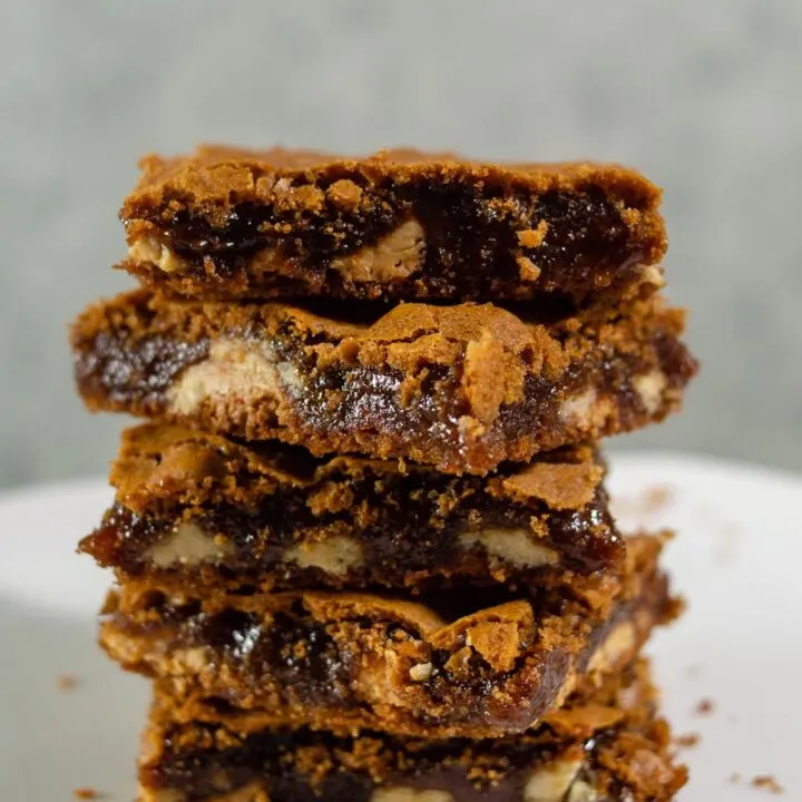 Gingerbread white chocolate blondies are warmly spiced bar cookies, loaded with creamy white chocolate chips. Perfect Christmas treat!