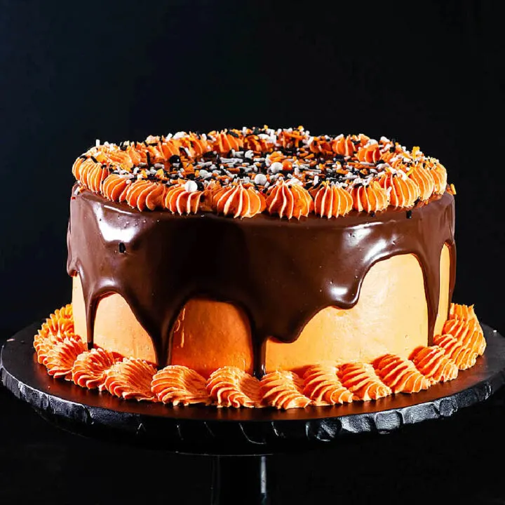 Haunted House Halloween Cake - Del's cooking twist