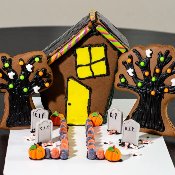 Haunted Halloween Cookie House