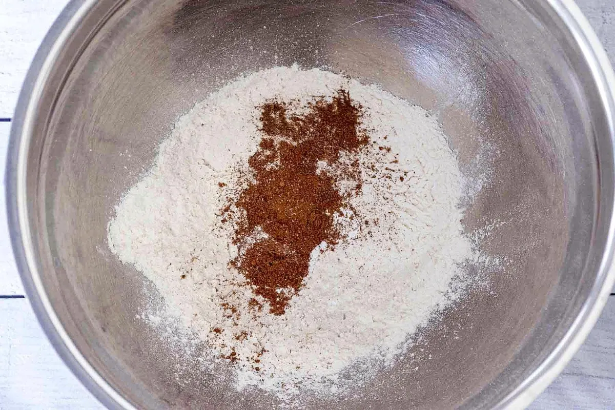 A mixture of flour, baking powder and pumpkin pie spice.